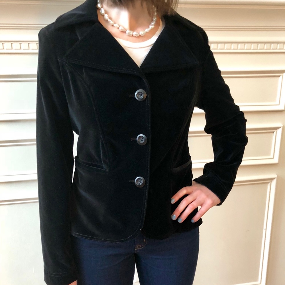 Black velvet blazer, size 6, fits like a 4
